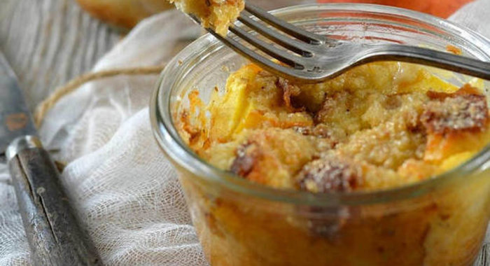 Булочка с персиком