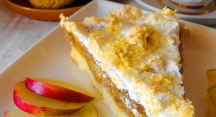 Яблочный тарт с орехами