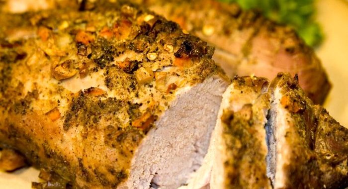 Свиное жаркое в красном вине