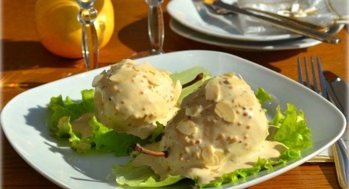 Груши под сливочно-горчичным соусом