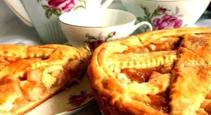 Домашний пирог с яблоками