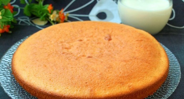 Бисквит на горячем молоке