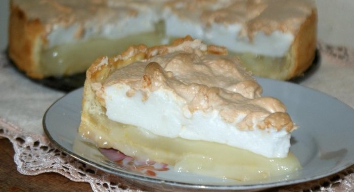 Лимонный пирог с безе
