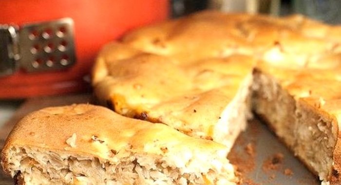 Пирог с кислой капустой