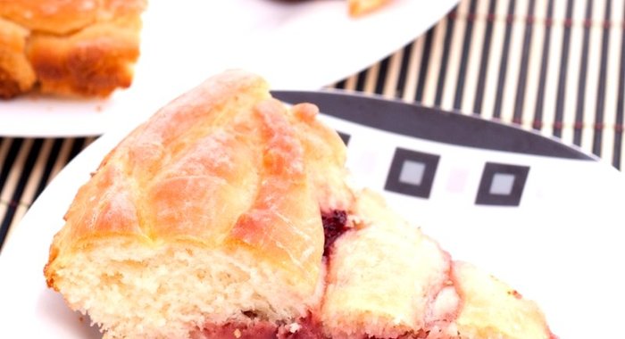 Пирог с замороженной клубникой