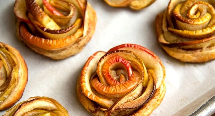 Розочки из слоеного бездрожжевого теста