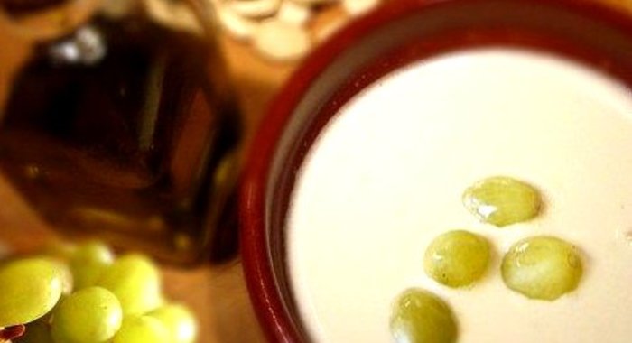 Испанский суп из миндаля