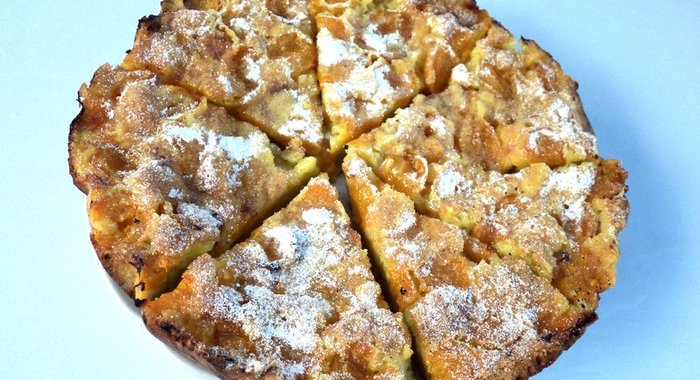 Пирог с алычой