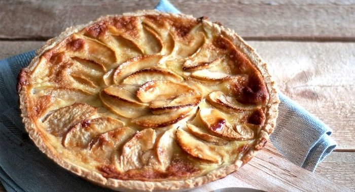 Пирог с яблочно-сливочной начинкой