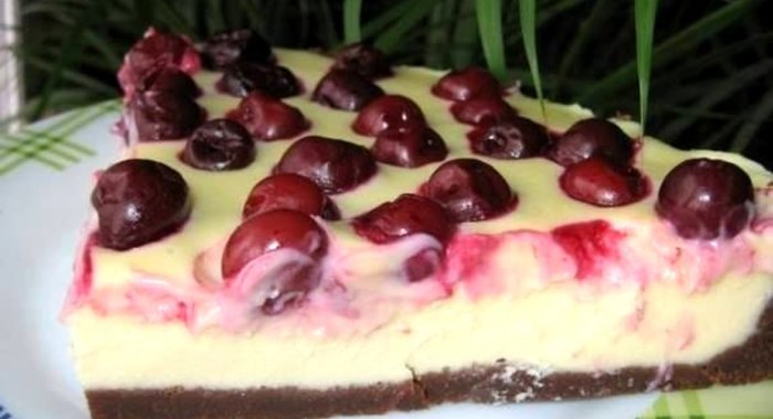 Тарт с творогом и вишней