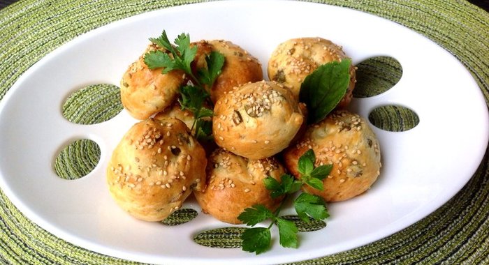 Булочки из дрожжевого теста с сыром