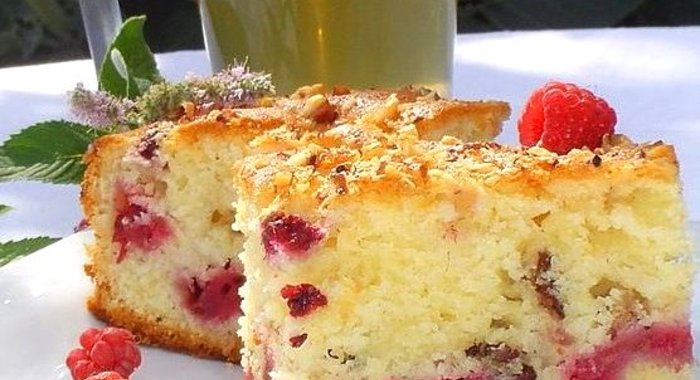 Малиновый пирог в мультиварке