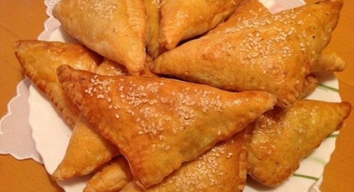 Треугольники с гусиной печенью и белыми грибами