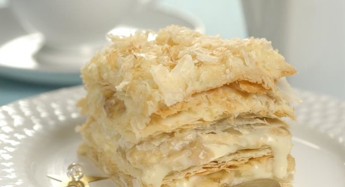 Торт «Наполеон» с бананами