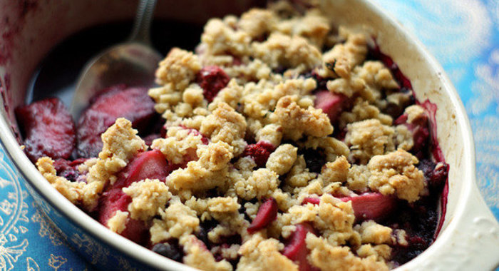 Фруктово-овсяный крамбл