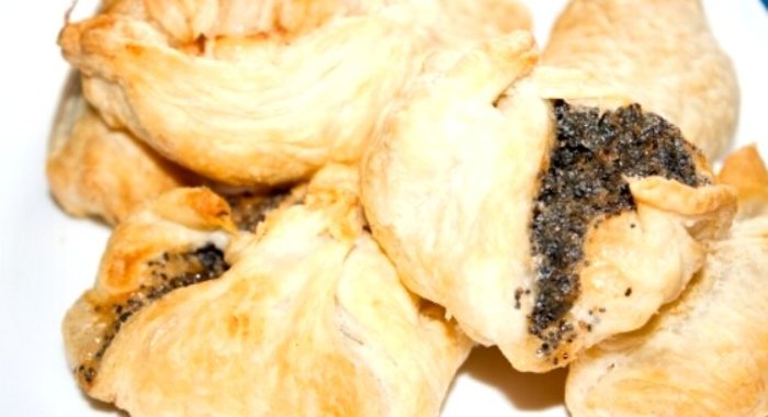 Слойки с маком