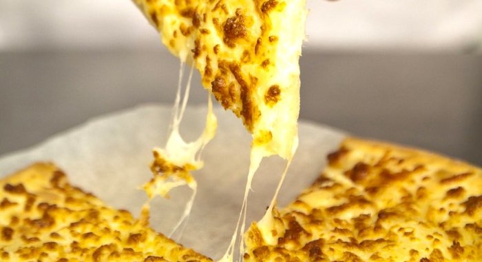 Хачапури с сыром сулугуни