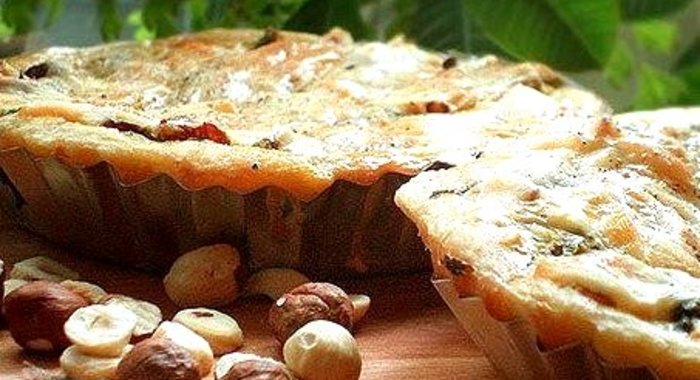 Киш с козьим сыром и лесными орехами