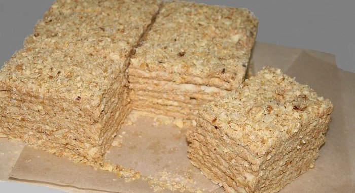 Наполеон из слоеного теста