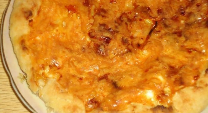 Луковый пирог с луком сыром яйцом