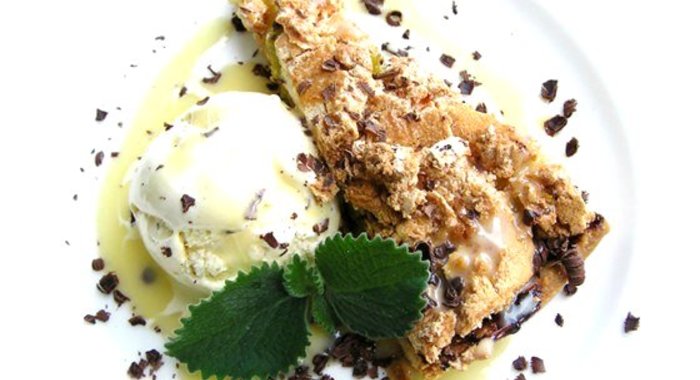 Ледяной миндальный торт