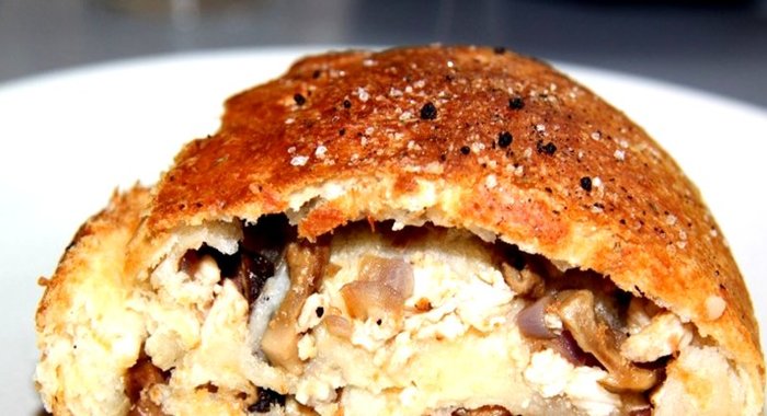 Штрудель с курицей и грибами
