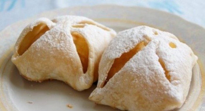 Слоеное тесто с яблоками