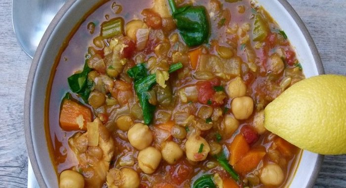 Марокканский суп с рисом, нутом и чечевицей