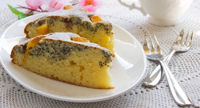 Пирог с маком и персиками