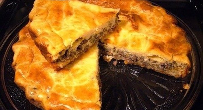 Пирог с фаршем и грибами