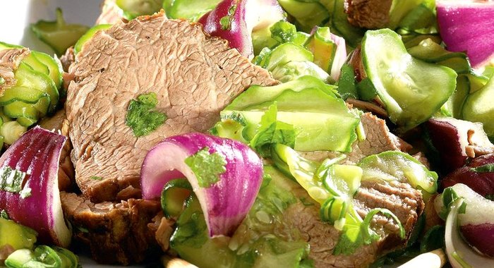 Холодный салат с говядиной