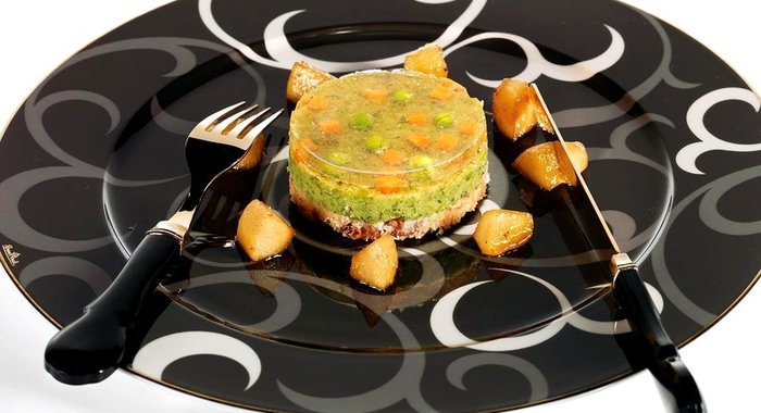 Торт из зеленого горошка и мяты