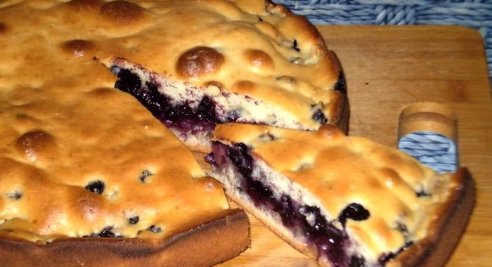 Бисквит с черникой