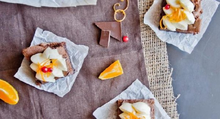 Шоколадный торт без муки с апельсиновым кремом из маскарпоне