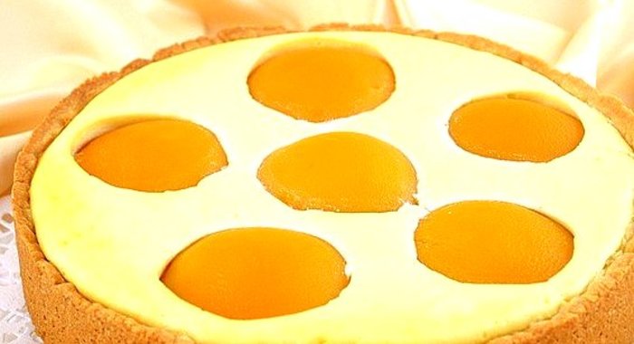 Творожный пирог с персиками