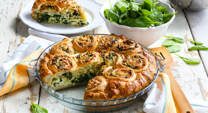 Слоеный пирог с сыром и зеленью