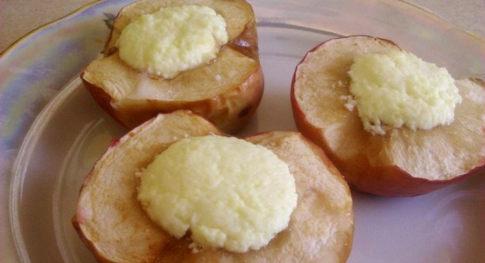 Печёные яблоки с творогом