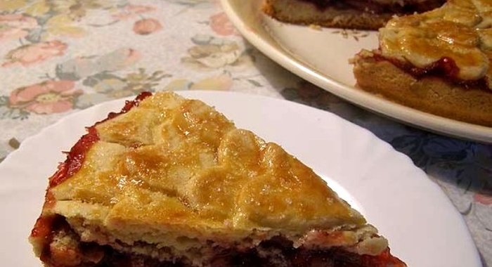 Клубничный пирог из песочного теста