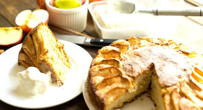 Открытый яблочный пирог