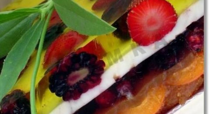 Желейный торт с ягодами