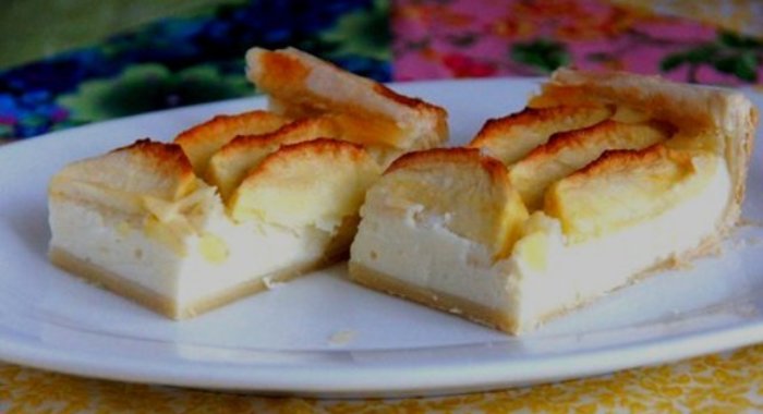 Яблочный пирог с творогом