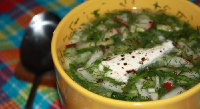 Легкая окрошка на молочной сыворотке