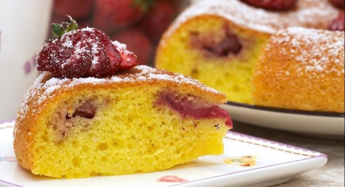 Пирог с клубникой