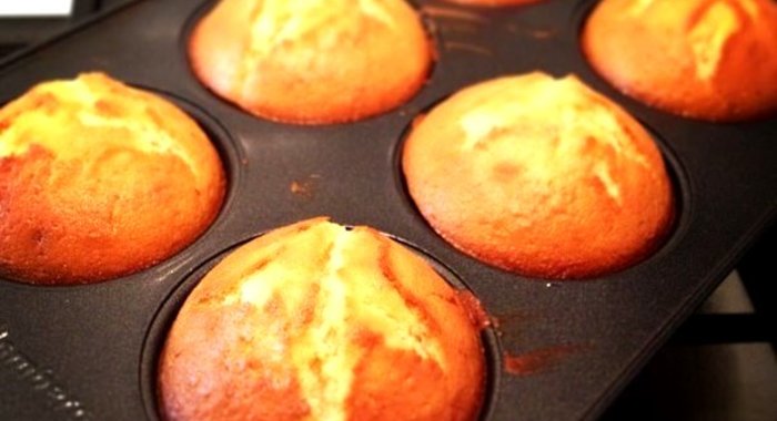 Маффины с персиками