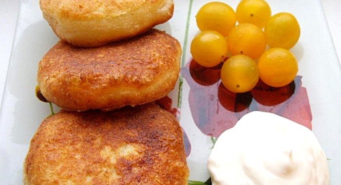 Пончики творожные с фаршем