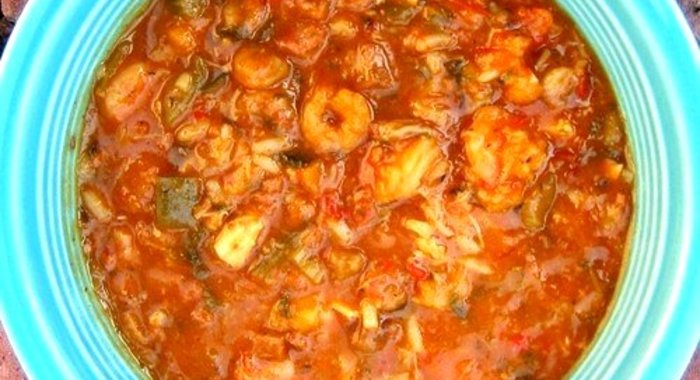 Курица с рисом и овощами по‑креольски