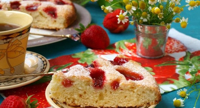 Пирог с клубникой