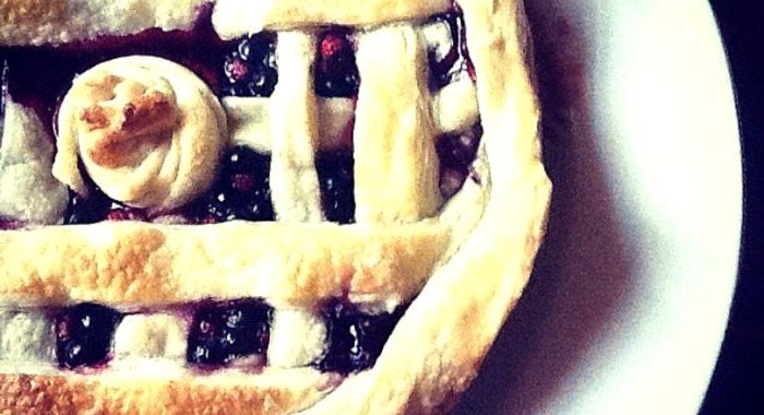 Слоеный пирог с земляникой