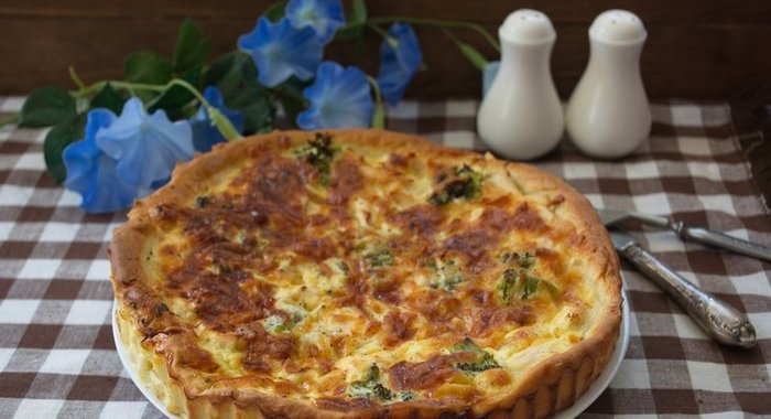 Киш с курицей и брокколи
