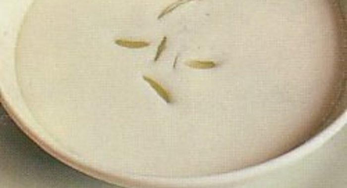 Испанский миндальный суп с виноградом